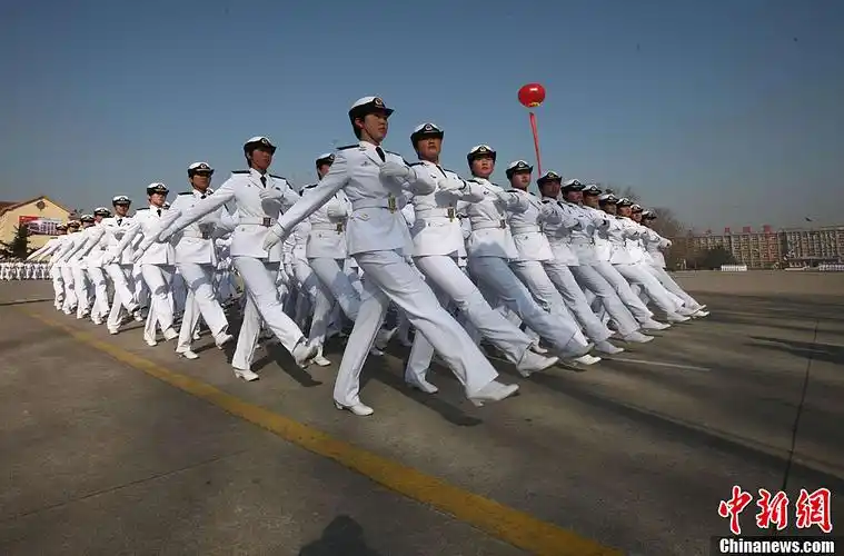 中国海军北海舰队新兵亮相