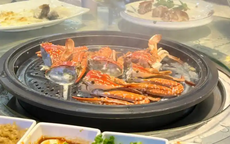 广东的海鲜蒸汽火锅真的超赞