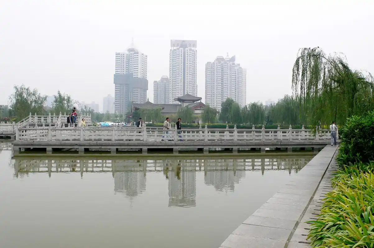 周末去哪儿玩# 汉中南湖公园,一个位于汉中西南17公里南郑县汉山较侣