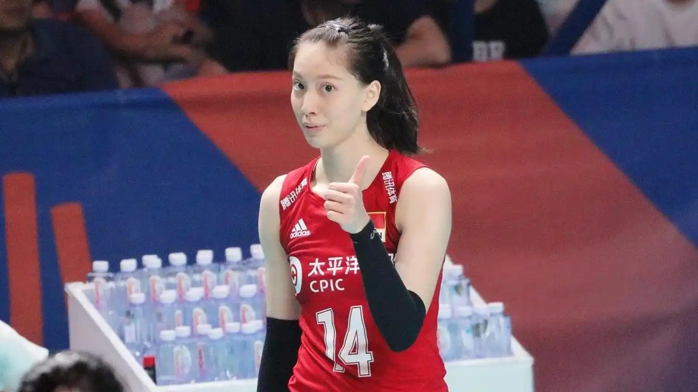 女排新星彻底沦落,曾是世锦赛第三副攻,如今二队都没有位置_郑益昕