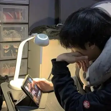 最新版ins复古风男生气质头像