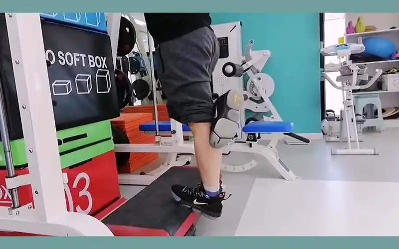 如何改善小腿三头肌的柔韧性