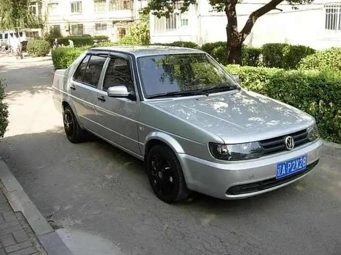 【沈阳】2011年12月 大众 捷达 1.6 纪念版 银灰 手动挡