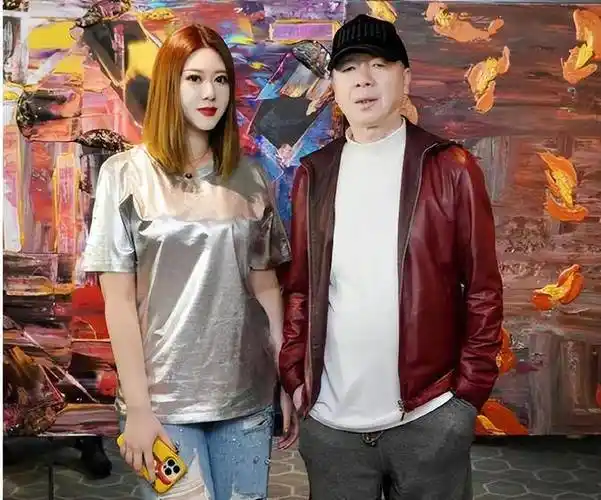 姜武女儿开画展,女神气质引关注,娱乐圈大咖争相支持!