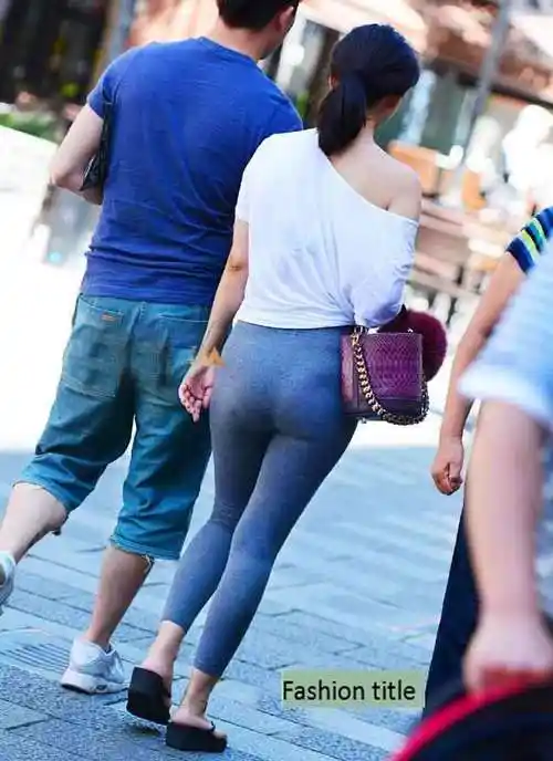 韵味十足的少妇圆润的翘臀是美女一个大杀器