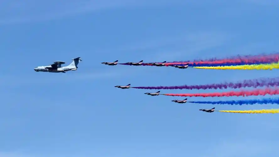 抗战胜利70周年阅兵空中梯队壮观集锦