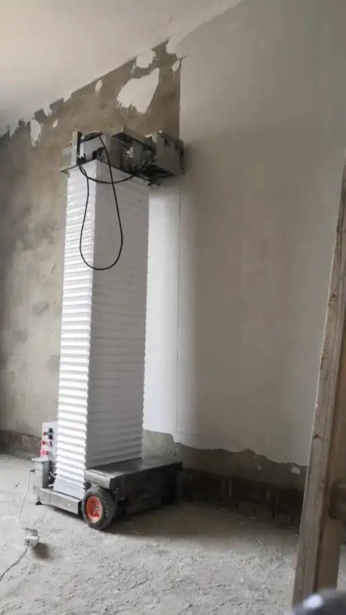 新款全自动刮腻子机