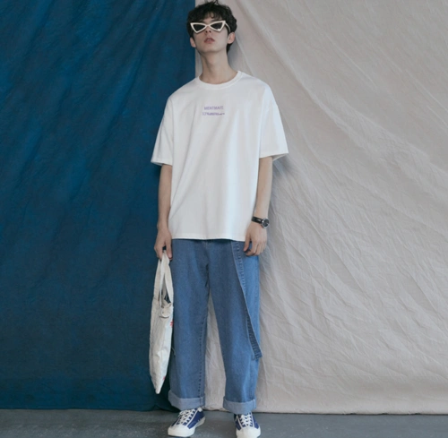 20岁出头的男孩子,怎么打扮才阳光帅气-潮男来了