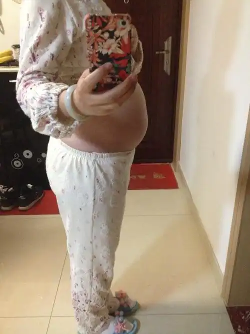 21周孕照,好大的肚肚