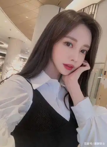 个人自拍照集合,尽显珠珠百变造型时尚形象,彰显珠珠优雅知性女神气质