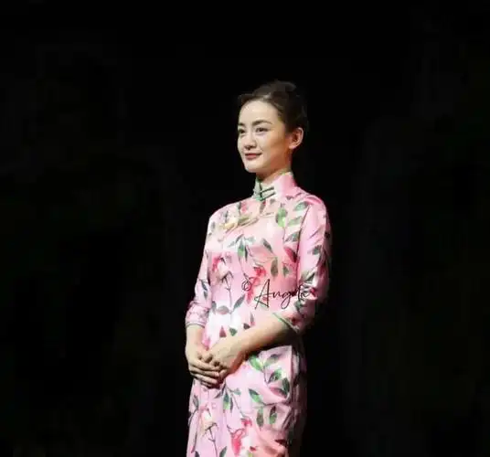 朱杰戏红人不红为何不靠炒作提热度看看老公是谁就明白了