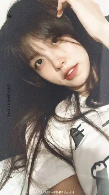 芽儿哟的发际线