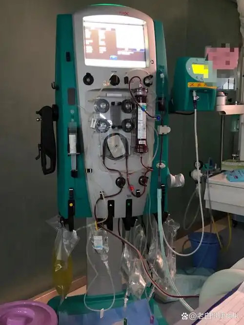 p>熬过一个又一个夜班 床旁血液透析 重症监护 br>17年才毕业108斤