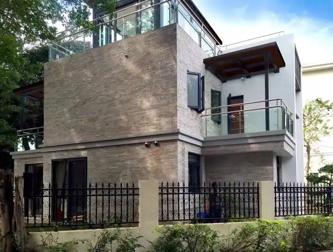 别墅设计深圳东方花园玫瑰高墙内风景如画