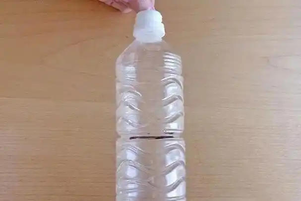 儿童变废为宝手工:矿泉水瓶废物利用手工制作招财猫造型存钱罐 - 抖音