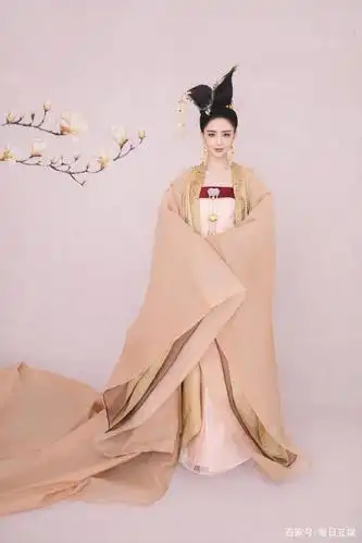 梦回赵飞燕,离开陈思诚37岁佟丽娅古装造型美出新高度