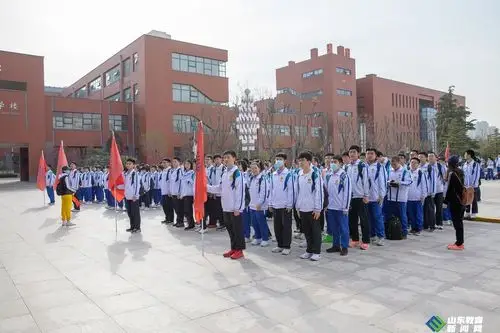 济南西城实验中学主题教育感悟"长征精神"