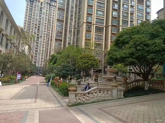 兴冶国际斗南附近南北通透三居室大阳台采光好