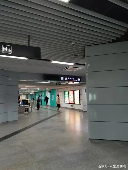 深圳地铁人多不多呢,想知道看进来哦!