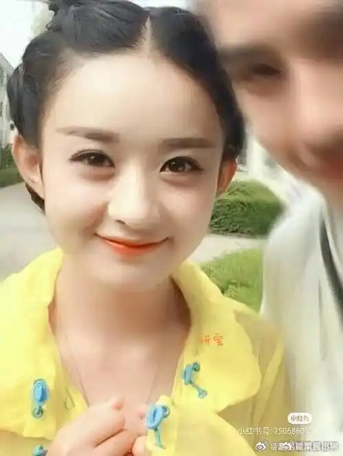 赵丽颖#这是谁家的宝宝呀笑得这么甜@赵丽颖