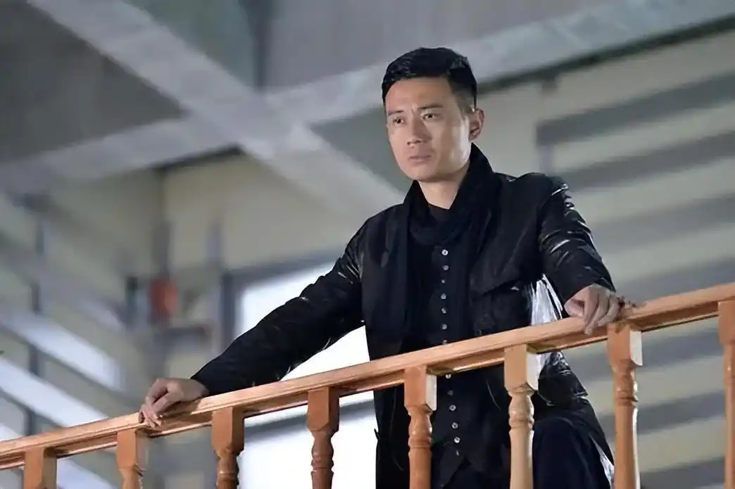 相差十岁的徐洪浩与刘晓洁的爱情故事 徐洪浩和刘晓洁因《爱上特种兵