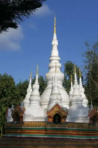 《西双版纳景洪市著名的白塔》国家一级摄影师沈荣荣20019.1.29制作