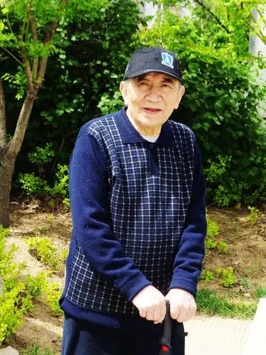 爸爸是个帅老头