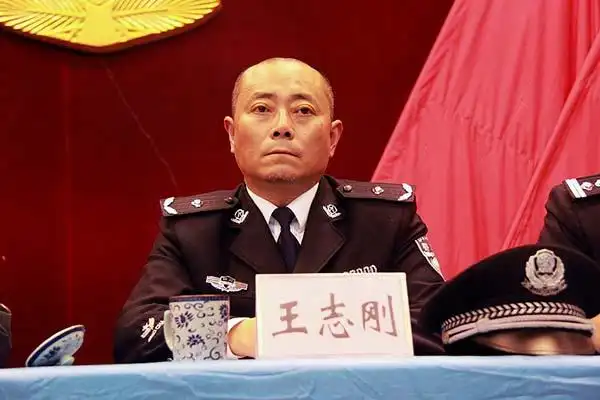 三级警监狱中作诗鸣冤在自己的祖国我丢失故乡