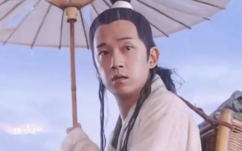 潘粤明年轻时候好帅啊,只有他的这一版许仙让我觉得白素贞值得