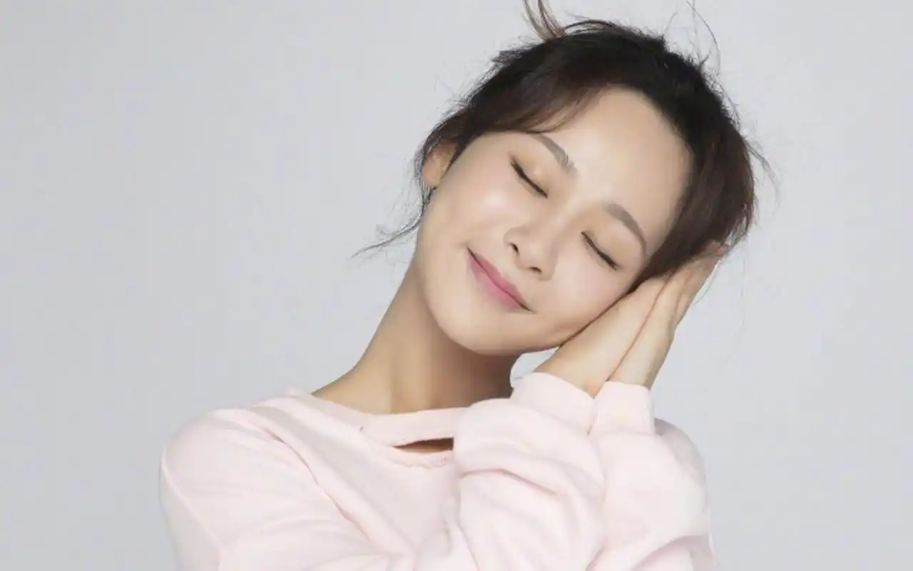 杨紫可爱俏皮写真图片桌面壁纸