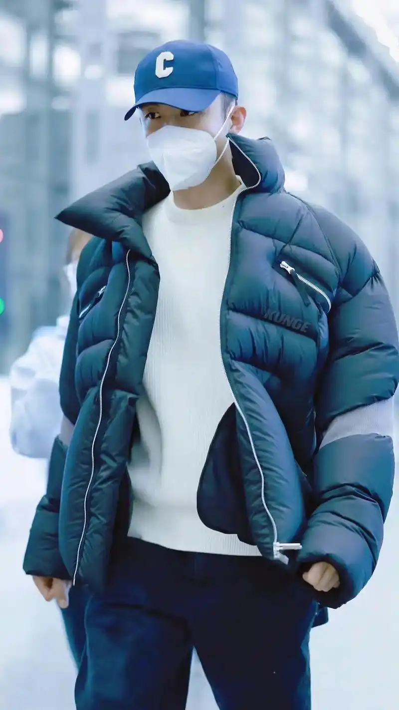 黄景瑜 #黄景瑜机场生图 #霸气出场走路带风 #黄景瑜 # - 抖音