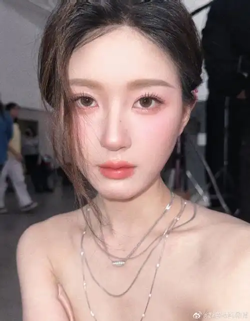 赵露思近期状态##赵露思怼脸妆容