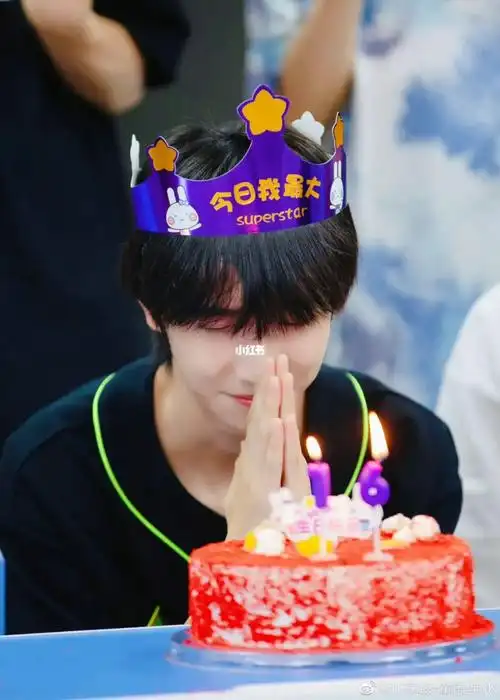 和另外十一位兄弟早日成为一位大明星[耶r][庆祝r][黄色心形r]#童禹坤