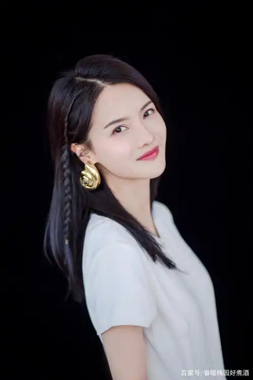 甘肃美女明星:张芷溪,村民口中的好孩子,观众眼里的"坏女人"