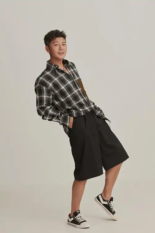 吴其江初秋大片曝光色调明快儒雅之中显活泼