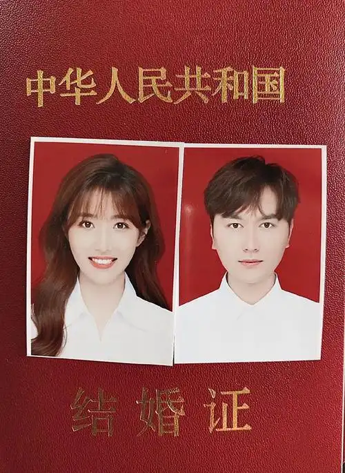 虎牙小小酷哥乔妹领证结婚三层别墅婚房装修中不退网继续直播