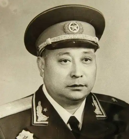 红1师第3团政委萧锋,为何仅被授予大校军衔?