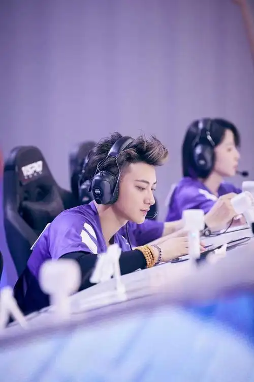 黄子韬好厉害,有热血电竞男主那味儿了,逆风翻盘,拿到mvp……|黄子韬