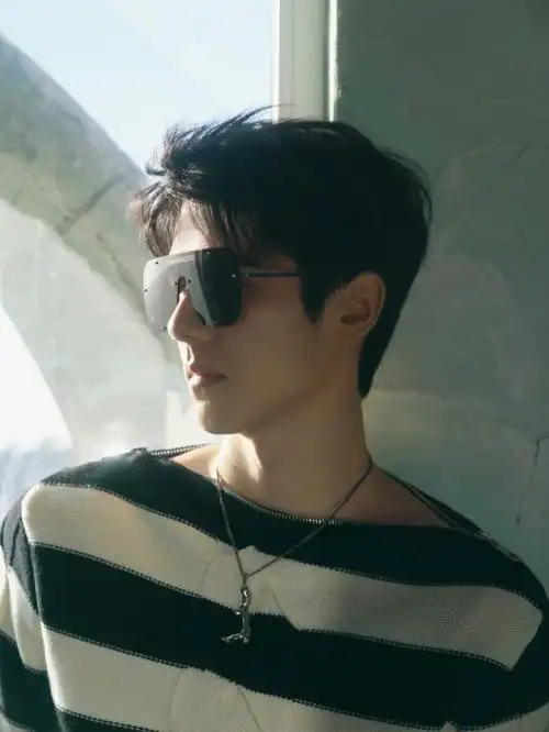 刘昊然你怎么可以这么帅