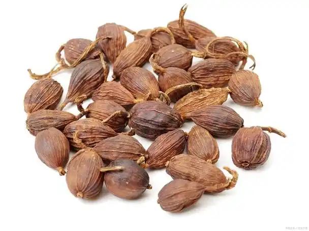 按产地不同分为原豆蔻和印尼白蔻.多年生常绿草本植物,产岭南.
