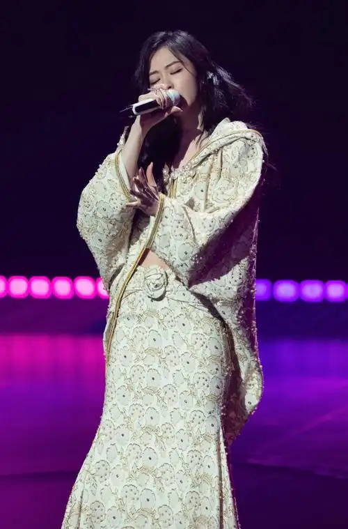 张靓颖超话78#天赐的声音#似水流年,紫陌芳华.