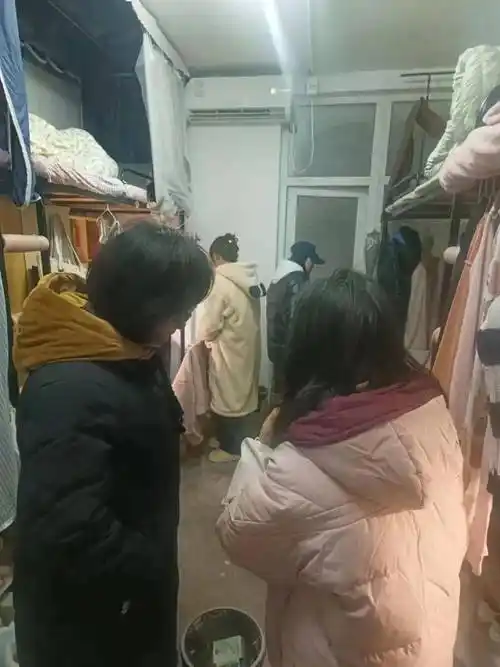 院系动态文法学院宿舍管理委员会开展新学期查寝工作