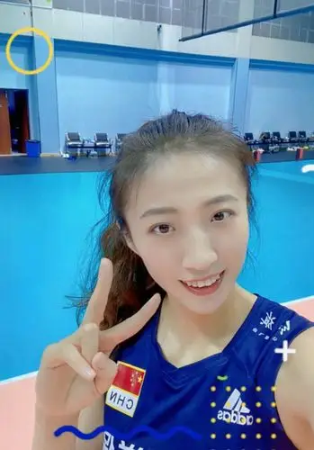 丁霞晒自拍,调皮可爱,美丽大方!中国女排的主力二传,颜值很高
