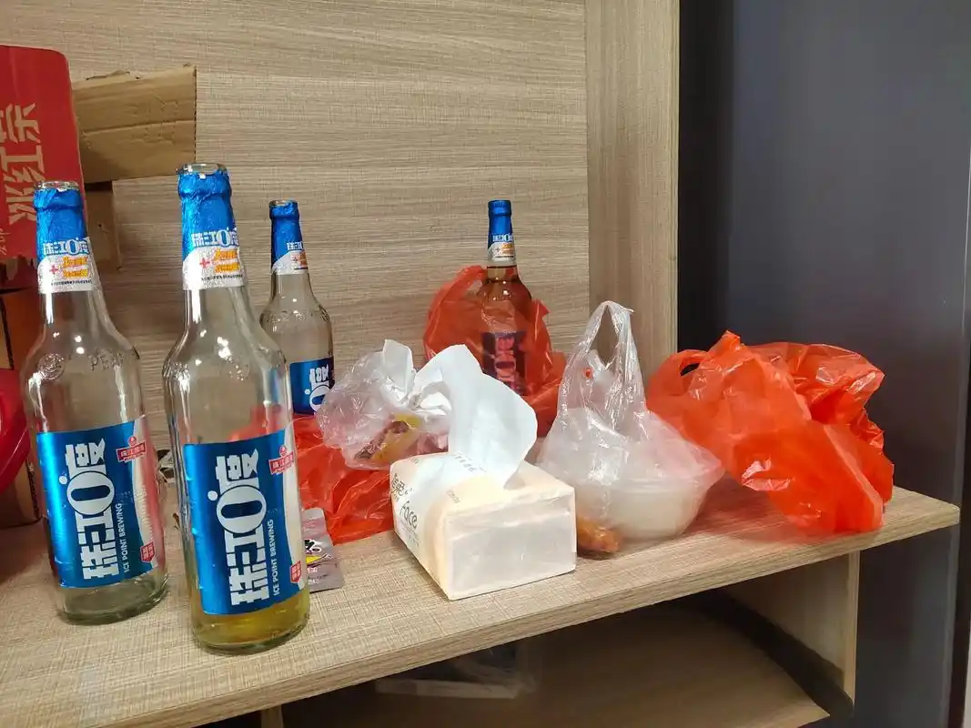 又失眠了 ,很烦 ,很累, 也很困, 但就是睡不着