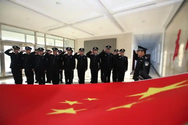 换装不换心公安边防警卫部队集体换装