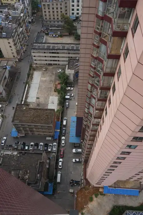 30楼俯瞰密密麻麻太阳能