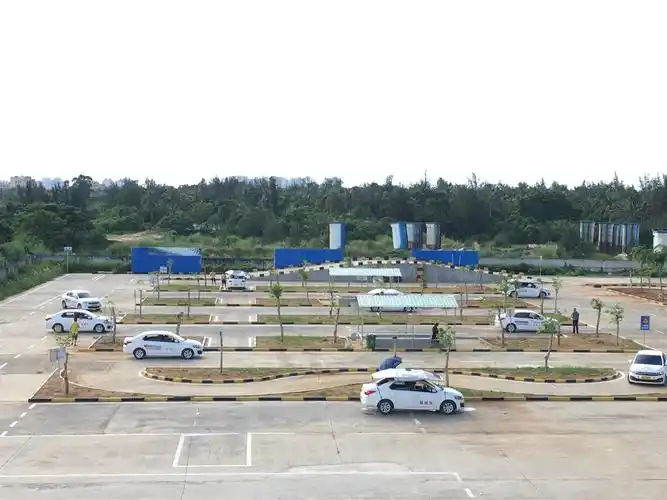 海囗学车找他,部队专业汽车教练,现招学员,海口艺诚驾校与鑫国茂驾校