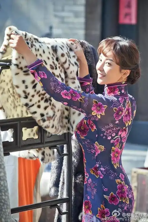 胸大腰细的女明星穿旗袍,杨幂吉娜和柳岩,谁更加风情万种?