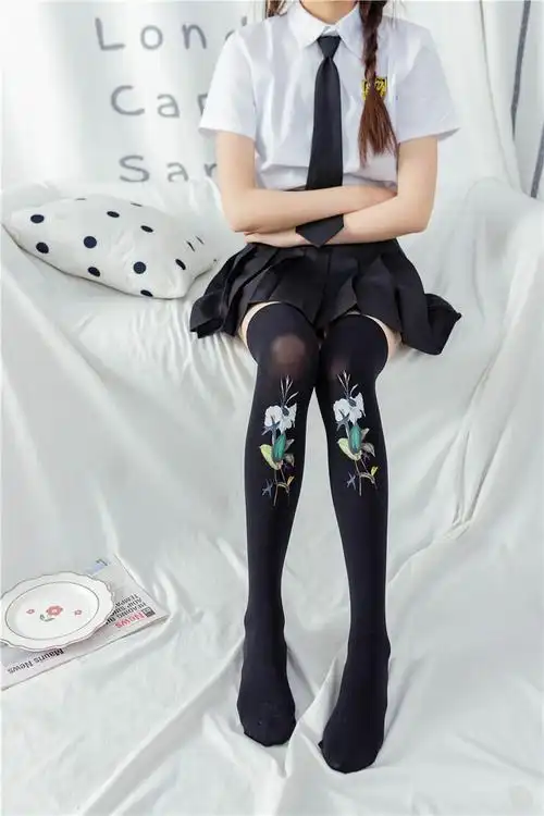 天鹅绒过膝袜大腿袜黑白丝袜烫金胶印lolita长筒jk学生微透女 cos