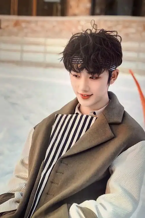 姊妹们谁能给我tnt的照片,不带水印的那种啊! - 知乎